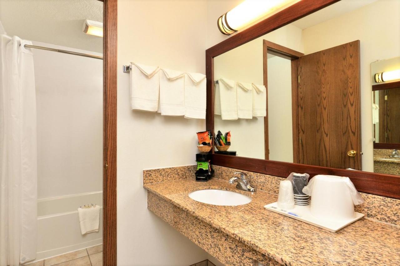 Corn Palace Inn มิทเชลล์ ภายนอก รูปภาพ