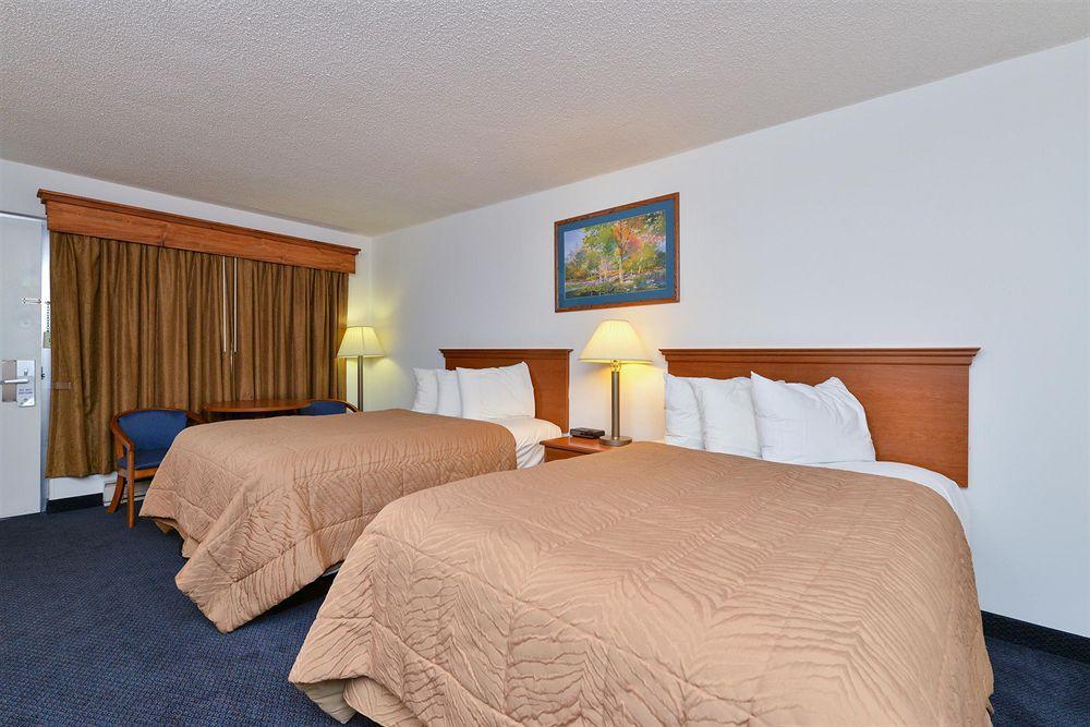 Corn Palace Inn มิทเชลล์ ภายนอก รูปภาพ